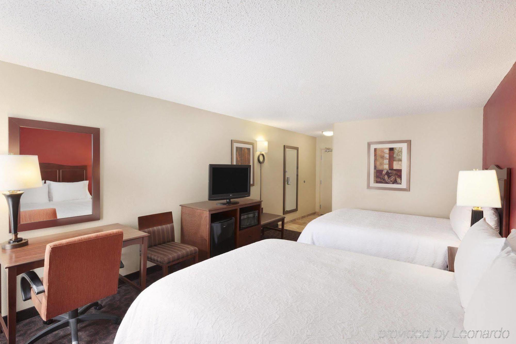 Hampton Worth Southwest Cityview Hotel 3*
